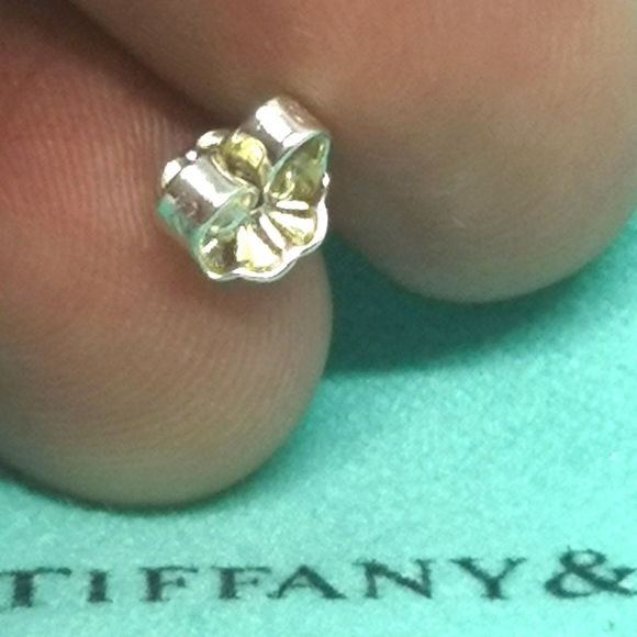 New 💕❤️❤️ Tiffany silver.Earrings. Back 1. - Picture 2 of 5